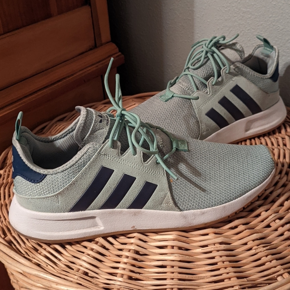 Adidas Tennis Shoes Tree Stripe Life